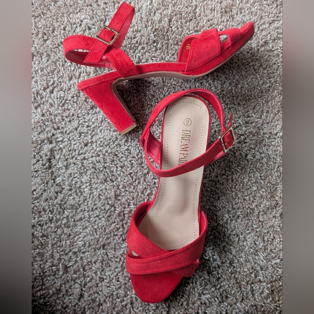 Dream Pairs Chunky Heel Ankle Strap Sandal Heels Size 9 NWT